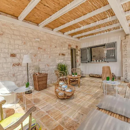Trulli Quattro E Cinque San Michele Salentino
