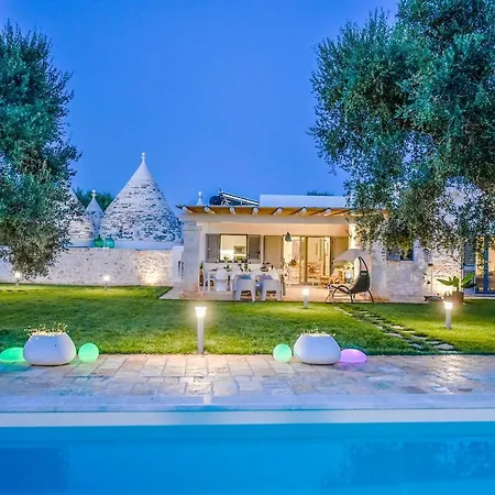 Trulli Quattro E Cinque Vila