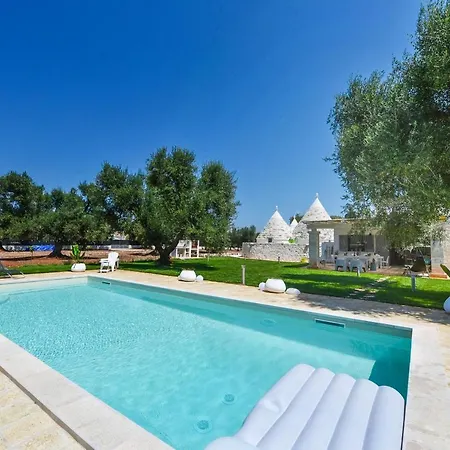 Trulli Quattro E Cinque Vila *