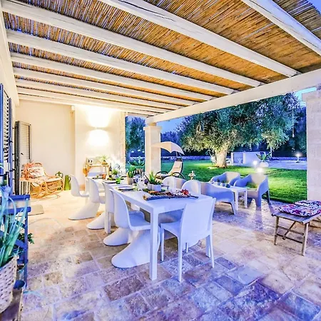 Trulli Quattro E Cinque Vila
